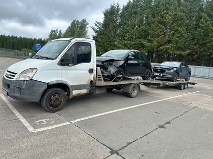 Платформа на Roadsist Auto товари катастрофирал автомобил в Ланаркшър